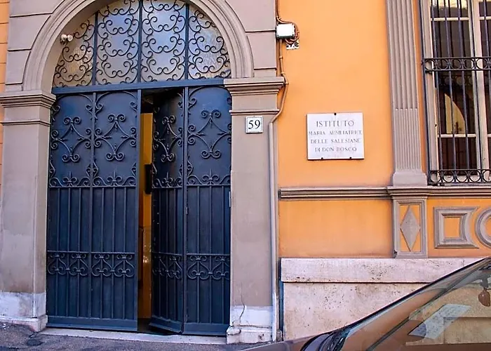 Casa Per Ferie Maria Ausiliatrice מלון *